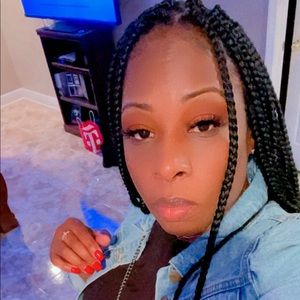 Meet your Posher, Nicole